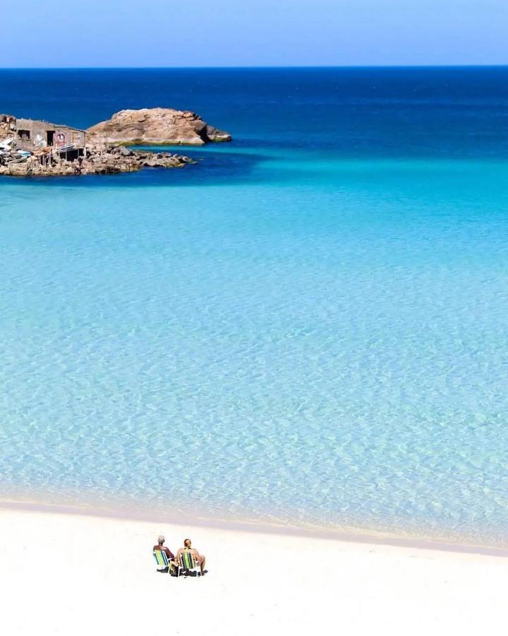 Apartamento pé na areia - Praia do Forte Cabo Frio Esterno foto